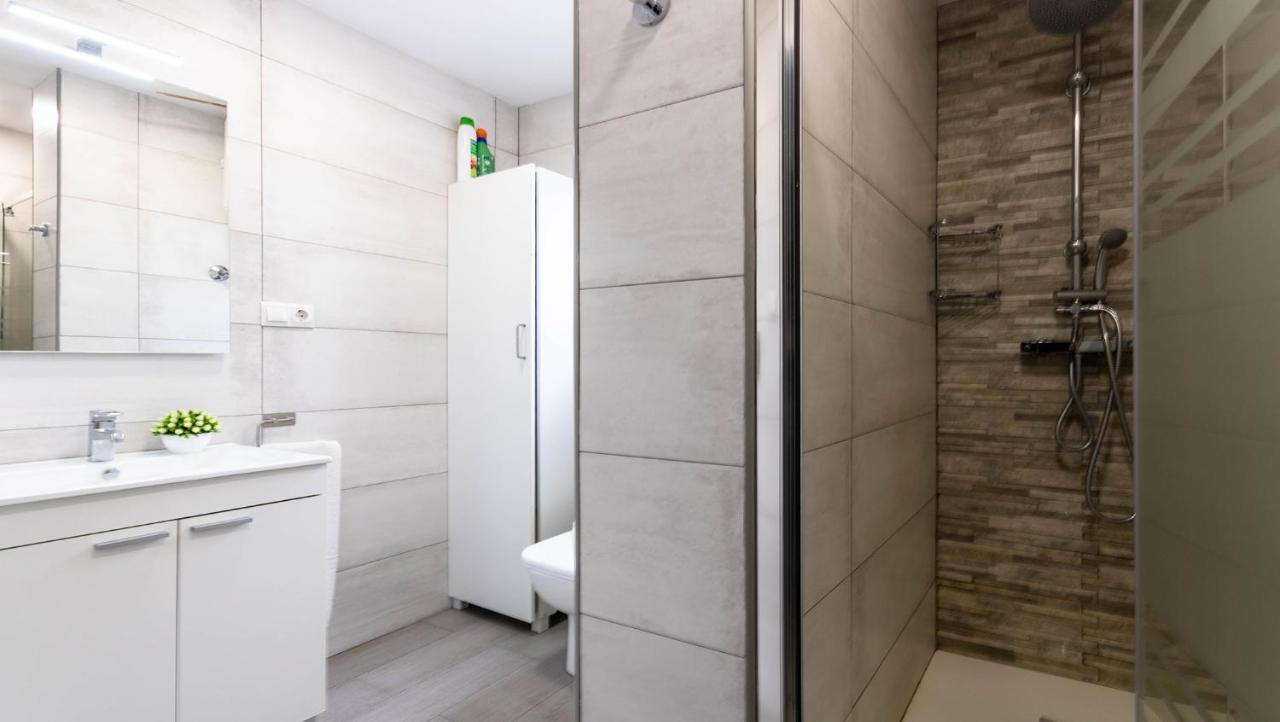 Apartamento Santa Justa Sevilla Bagian luar foto